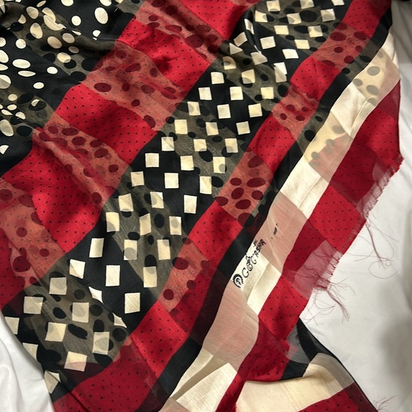 Saree red black cream polka dots, stripes. Unstitched. Georgette New - Picture 8 of 11